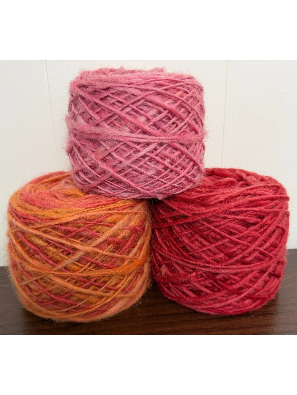 100% Wool Bulky Yarn 595 Yds Pink Coral Orange Red Mix 350g (3 Cakes)